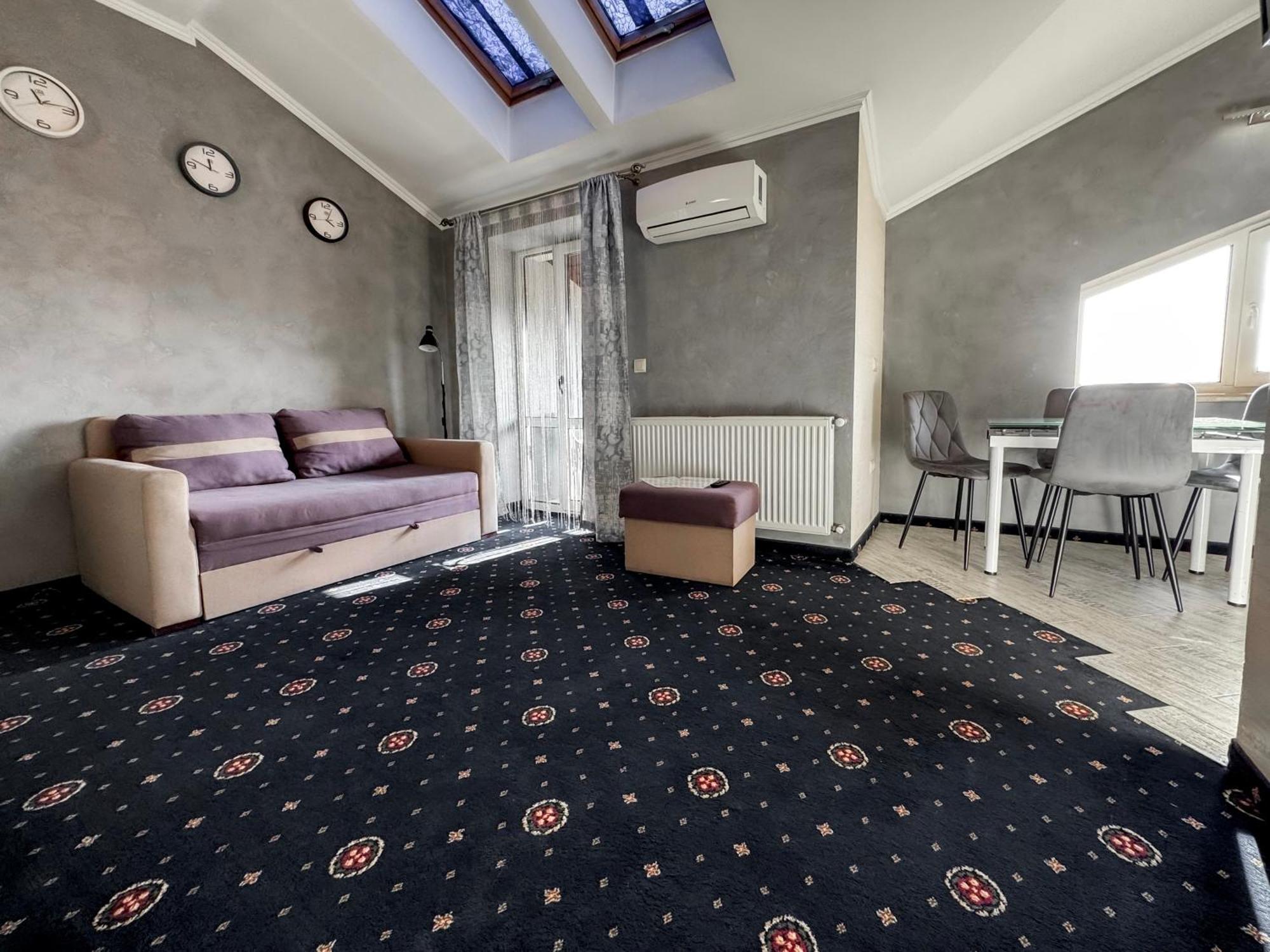 Apartments On Zaliznychna 49 Ivano-Frankivsk Exterior photo